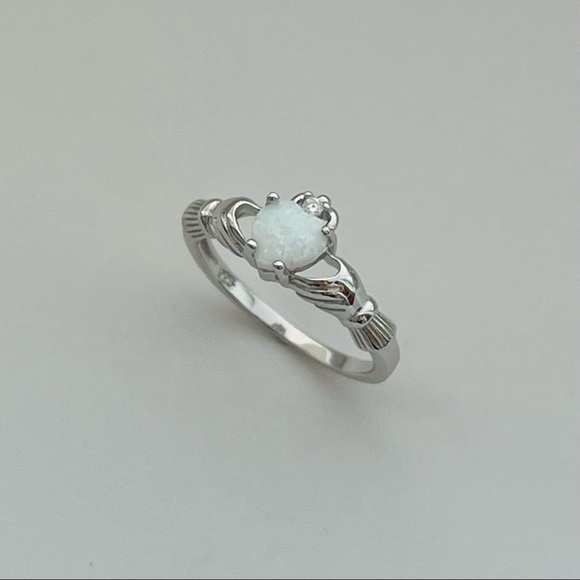 Sterling silver white opal stone Claddagh ring, white opal ring, Claddagh ring - Picture 10 of 10